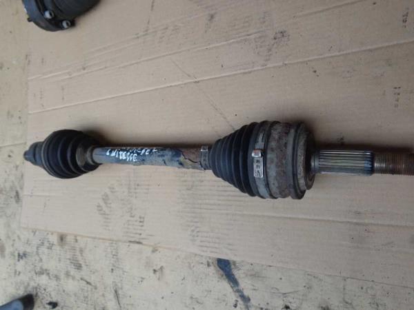 CARDAN GAUCHE TOYOTA AURIS 1.4 D-4D 6 VITESSES 2010 - Vue 1